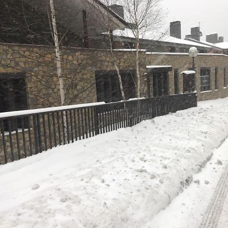 Apartmán Esquiadors Mp Llorts Exteriér fotografie