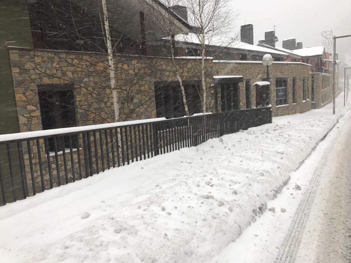 Apartmán Esquiadors Mp Llorts Exteriér fotografie